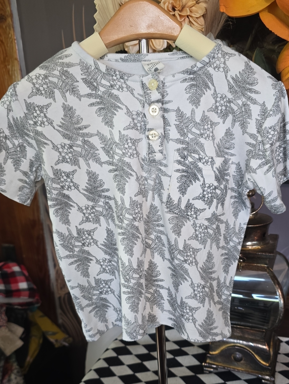 kate quinn White Short-Sleeve Henley with Gray Leaf Print Organic 4t